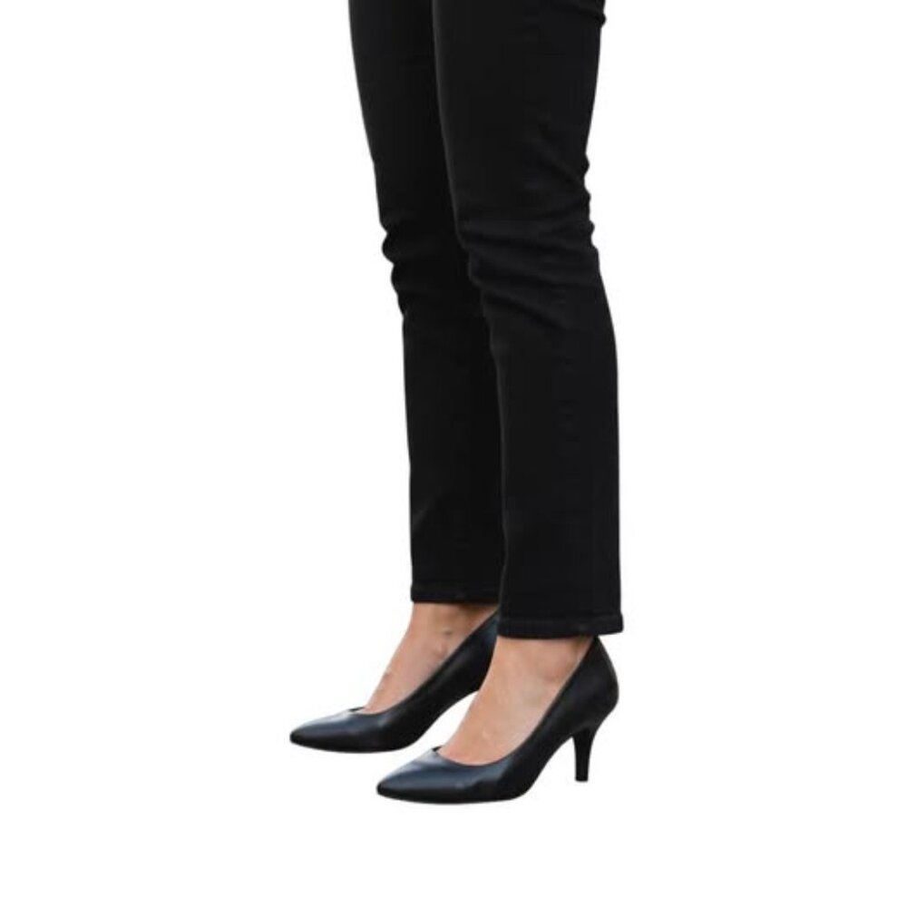 Vince Camuto Black Leather 3” pumps SZ 6.5‎ SZ 7